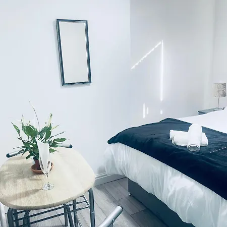 아파트 1 Bed *